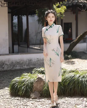Yaz Seksi Çiçek Baskılı Saten Diz Boyu Cheongsam Zarif Retro kadın El Yapımı Düğmeler Qipao Çince Günlük Elbise