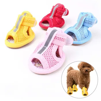 4 adet / grup Sıcak Satış Rahat Kaymaz Küçük Köpek Ayakkabı Sevimli evcil hayvan ayakkabıları Ayakkabı İlkbahar Yaz Nefes Yumuşak Örgü Sandalet Şeker Renkler