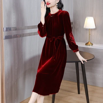 2023 Sonbahar/Kış Kırmızı İpek İşlemeli Kadife Uzun kollu Elbise Kadınlar için O-boyun Gevşek Boy Retro Bel İnce Diz Boyu Elbise