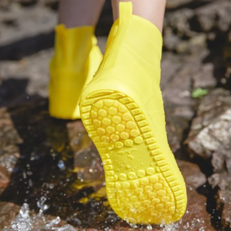 En iyi Çizmeler Su Geçirmez Ayakkabı Kapağı Açık Yağmurlu Günler Silikon Malzeme Unisex Ayakkabı Koruyucuları kaymaz Kullanımlık yağmur çizmeleri Kapak - 0