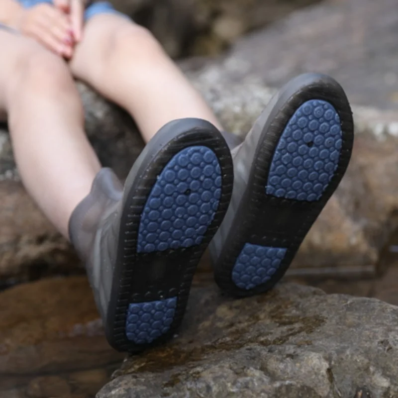 En iyi Çizmeler Su Geçirmez Ayakkabı Kapağı Açık Yağmurlu Günler Silikon Malzeme Unisex Ayakkabı Koruyucuları kaymaz Kullanımlık yağmur çizmeleri Kapak - 1